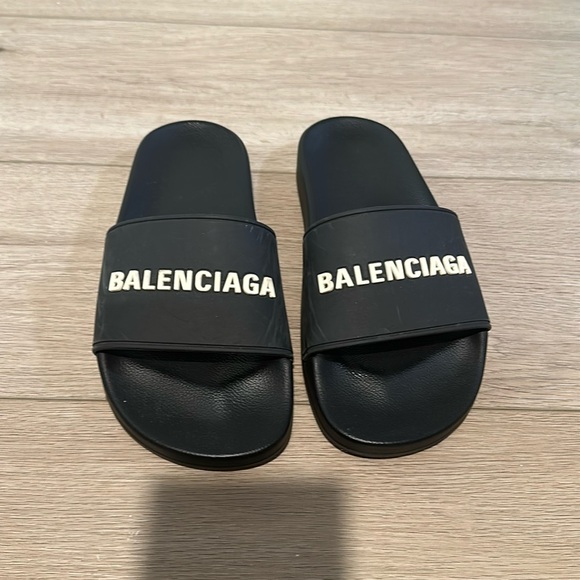 Balenciaga Pool Slides - Picture 1 of 6